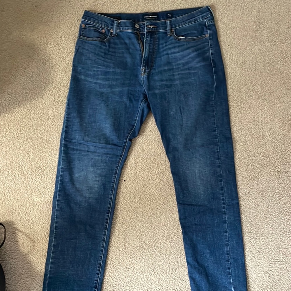 Lucky Brand. 410 Athletic Fit. 36x32